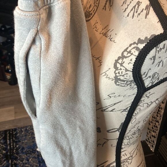 Disney Dose of Disney grey distressed hem shorts with pockets, size XL, guc - Picture 6 of 10